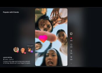 رابط کاربری پخش عمودی ریلزهای اینستاگرام در تلویزیون هوشمند.