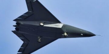 چین توسعه جت‌های جنگنده J-36 و J-50 را تسریع می‌ کند