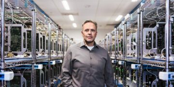 اپل در تلاش برای جلوگیری از خروج معمار اصلی تراشههای خود