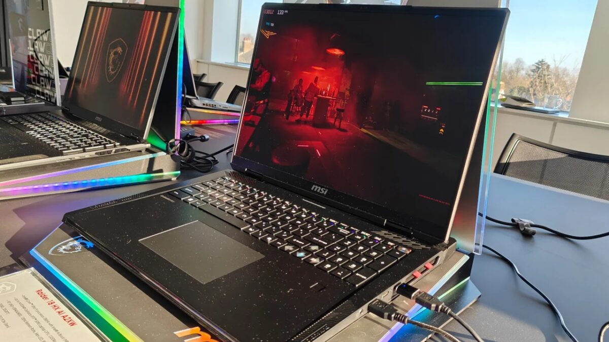 نورپردازی RGB کیبورد یکی از عناصر شاخص طراحی این لپتاپ محسوب میشود.