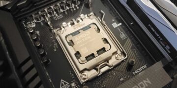 نمای نزدیک از پردازنده AMD Ryzen 7 9800X3D نصب شده بر روی سوکت مادربرد MSI.