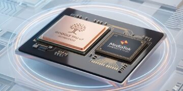 تصویر گرافیکی کلوزآپ از دو تراشه Google TPU v7 و MediaTek Dimensity 9600 در کنار هم.