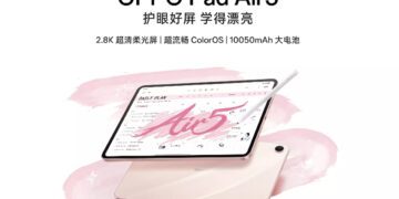 بنر رسمی معرفی تبلت اوپو پد ایر ۵ با تم صورتی و نمایش برنامه روزانه روی صفحه.