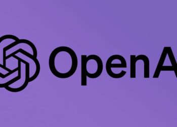 لوگوی رسمی و نام شرکت OpenAI در پسزمینه بنفشرنگ.