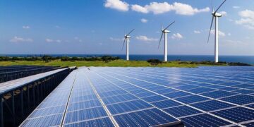 از اشتهارد تا میامی؛ ایران رکورد اتصال نیروگاههای خورشیدی را شکست