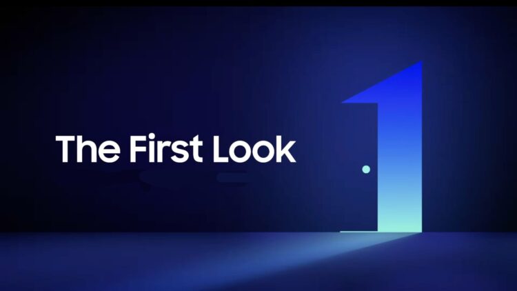 عنوان "The First Look" با یک در آبی نورانی به شکل عدد "۱".