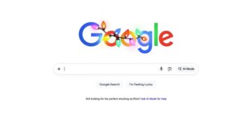 نوار جستجوی گوگل که منوی آپلود عکس و فایل را از طریق دکمه «+» نشان میدهد.