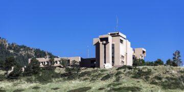 مرکز ملی پژوهشهای جوی» آمریکا (NCAR) در ایالت کلرادو