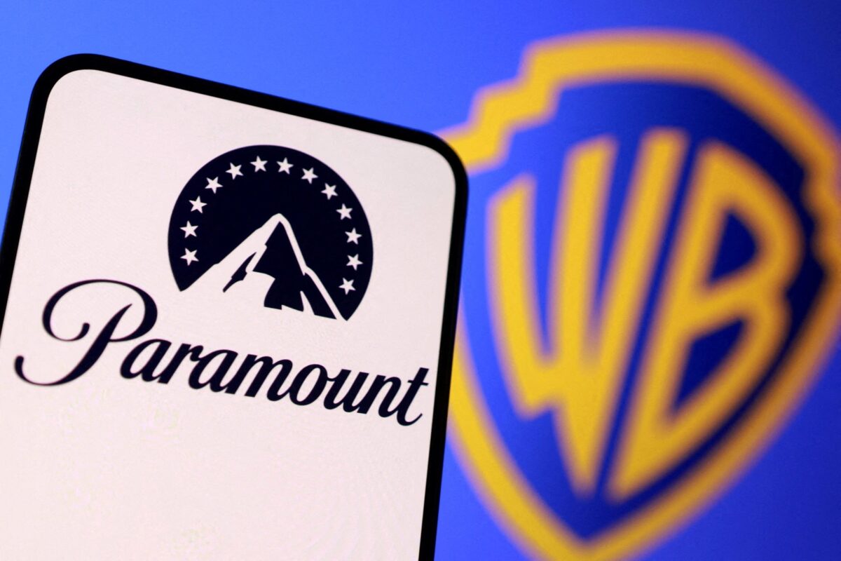 لوگوی شرکتهای پارامونت (Paramount) و وارنر برادرز (Warner Bros) در کنار هم.