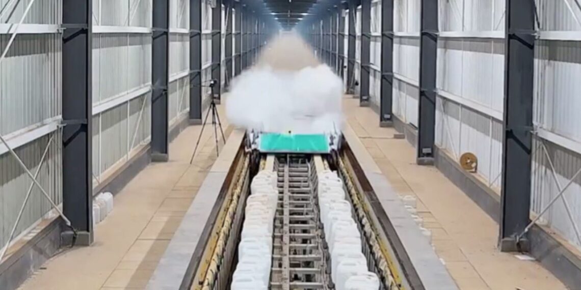 چین رکورد جهانی مگلو را شکست؛ شتاب به ۷۰۰ کیلومتر بر ساعت در دو ثانیه