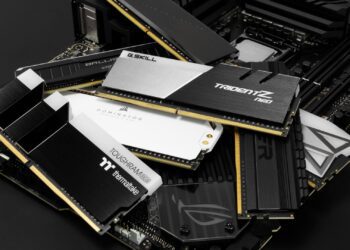 بازار رایانه‌های شخصی در ۲۰۲۶ کوچک‌تر و گران‌تر می‌ شود