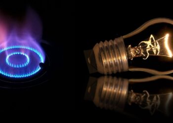 نیمی از ایرانی‌ها تا سال ۱۴۲۰ گاز و برق ندارند!