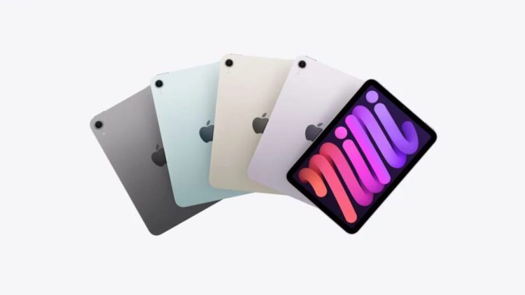 چیدمان محصولات iPad mini در چند رنگ مختلف با نمایش پنل پشتی فلزی، دوربین تکی و یک مدل با صفحه‌نمایش روشن، نمایش تنوع رنگ‌بندی و طراحی فشرده تبلت اپل