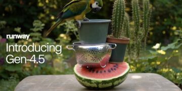 طوطی ماکائو روی گلدانهای روی آب هندوانه در باغ.