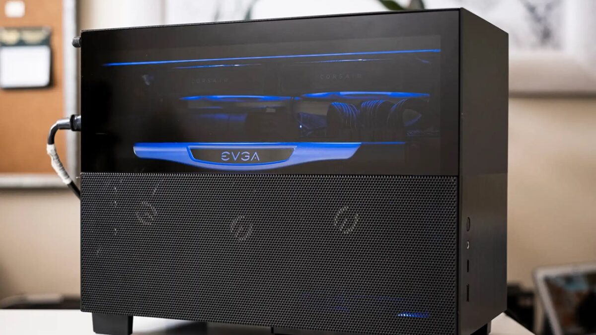 کاربرانی که قصد استفاده از کولینگ مایع دارند باید مطمئن شوند کیس Mini Tower آنها توان نصب رادیاتور ۱۲۰ یا ۲۴۰ میلیمتری را دارد.