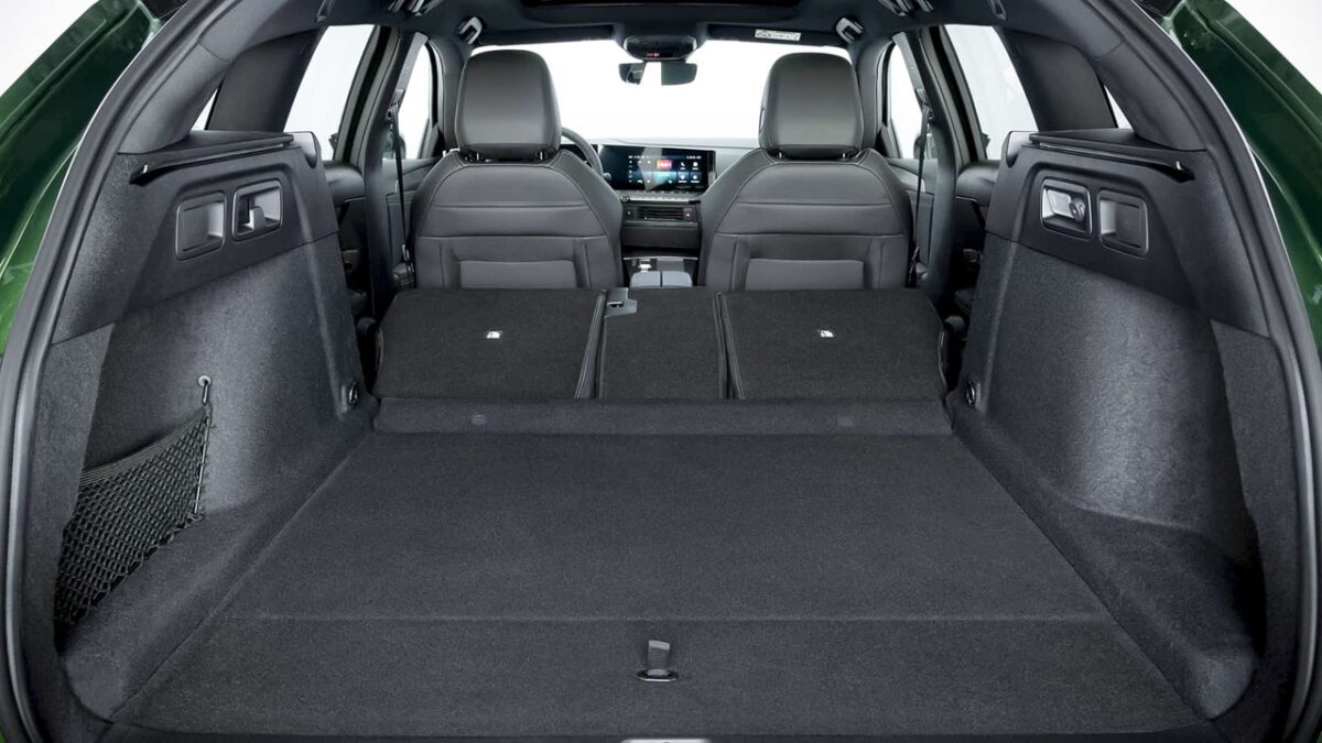 فضای بار آسترا 2026