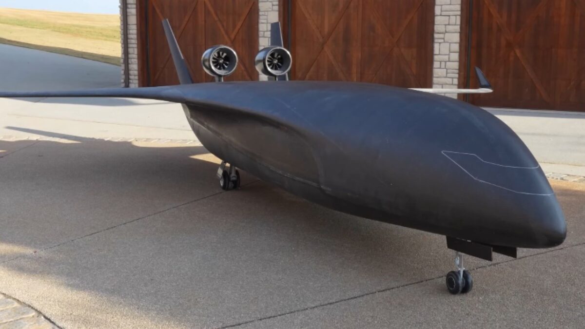 نمای بالایی از نمونه اولیه Horizon و آرایش بدنه بال یک‌پارچه