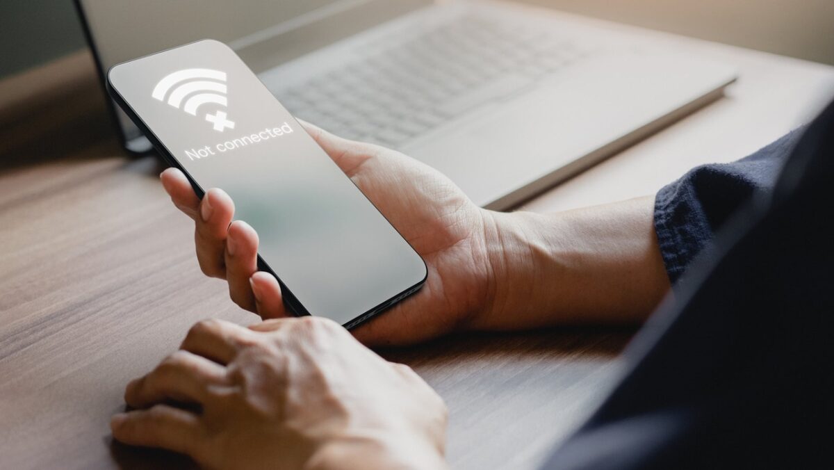 مشکل Pair نشدن بلوتوث می‌تواند به دلیل ناسازگاری دستگاه‌ها یا اشکال نرم‌افزاری رخ دهد.