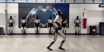 پیشرفت چشمگیر ربات انسان‌نمای اپتیموس تسلا و نقش آن در آینده صنعت