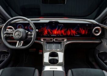 مرسدس‌بنز از یک خودروی الکتریکی با فضای داخلی کاملا گیاهی رونمایی کرد