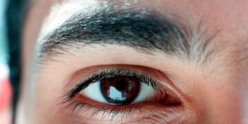 ردیاب چشم مبتنی بر پلک‌ زدن بدون باتری ساخته شد