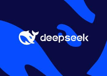 لوگوی رسمی شرکت DeepSeek شامل نماد یک وال سفید در یک دایره و نام برند با رنگ سفید در پس‌زمینه آبی تیره.