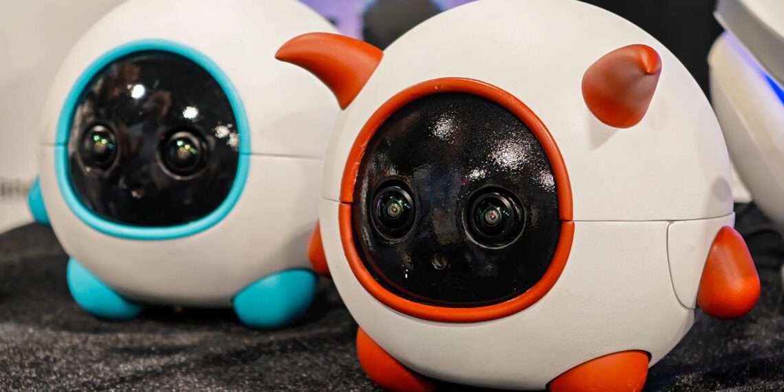 این ربات نقش فیلم‌بردار را برای حیوان خانگی شما ایفا می‌کند!