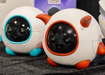 این ربات نقش فیلم‌بردار را برای حیوان خانگی شما ایفا می‌کند!