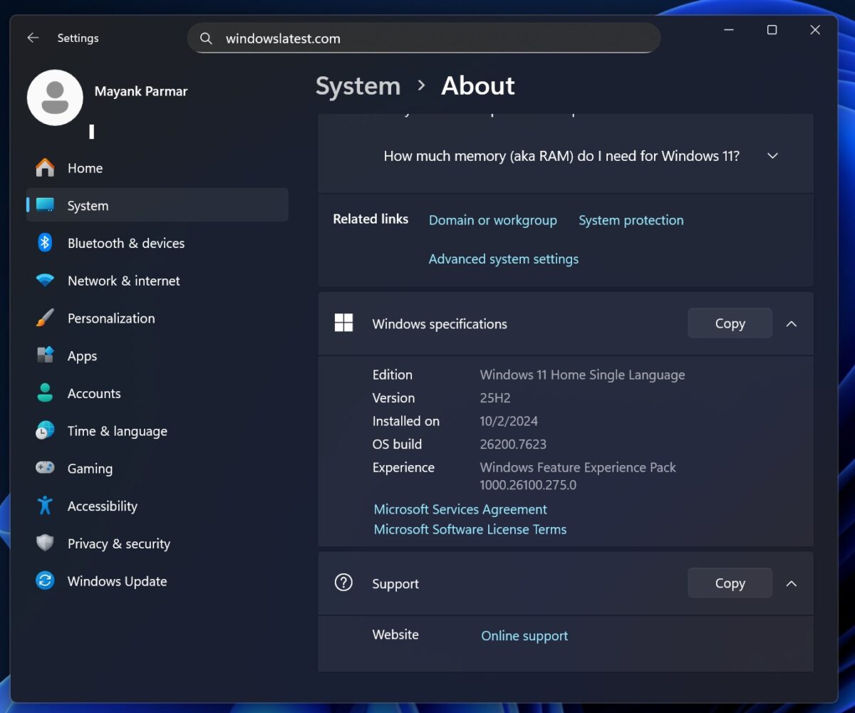 اسکرین‌شات از بخش About در تنظیمات ویندوز ۱۱ که شماره ساخت ۲۶۲۰۰.۷۶۲۳ را نشان می‌دهد.