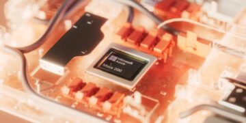 مایکروسافت از Maia 200، نسل دوم شتاب‌دهنده هوش مصنوعی خود رونمایی کرد