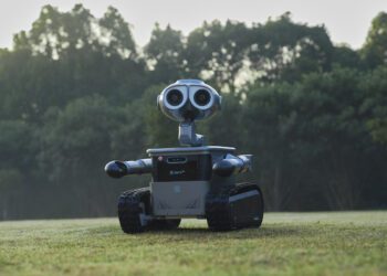 ربات خانگی W1 الهام‌گرفته از انیمیشن  WALL-E رونمایی شد