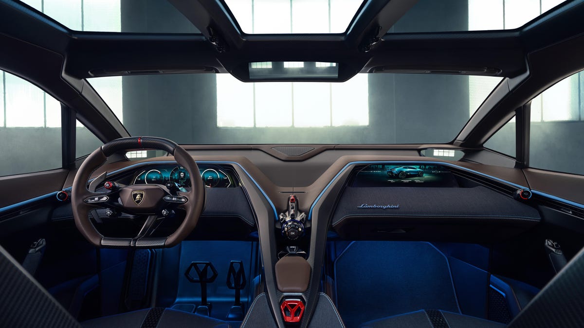 کابین آیندهنگر لامبورگینی لانزادور با نمایشگر دیجیتال، فرمان اسپرت و طراحی مینیمال داخلی