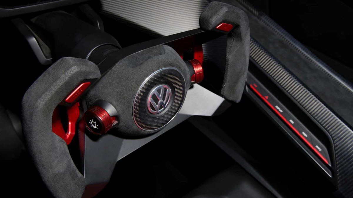 فرمان اسپرت گلف GTI رودستر با لوگوی فولکسواگن