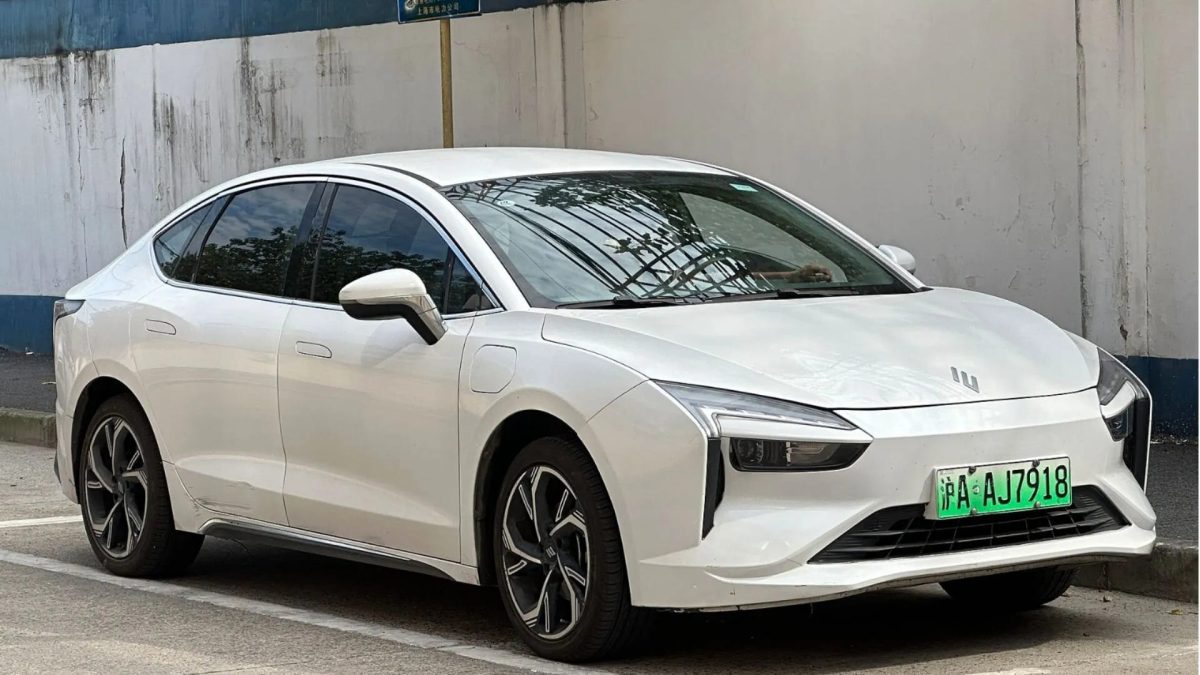 شرکت JMEV خودروی مجهز به باتری سدیم-یون عرضه میکند