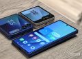 سه گوشی تاشوی سامسونگ شامل دو مدل Galaxy Z Flip و یک مدل Galaxy Z Fold با صفحه عریض روی میز.