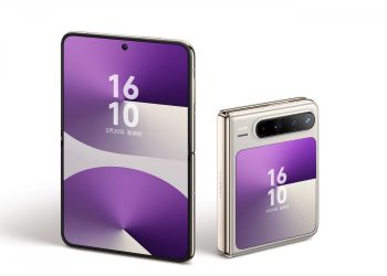 نمای جلو و پشت گوشی تاشوی هوآوی Pura X به رنگ بنفش، در دو حالت باز و بسته.