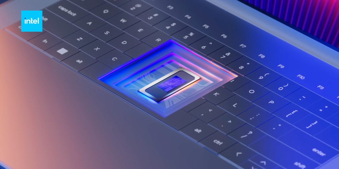 نمای نزدیک از کیبورد یک لپتاپ که یک پردازنده اینتل در مرکز آن قرار گرفته و نورپردازی آبی و بنفش دارد.