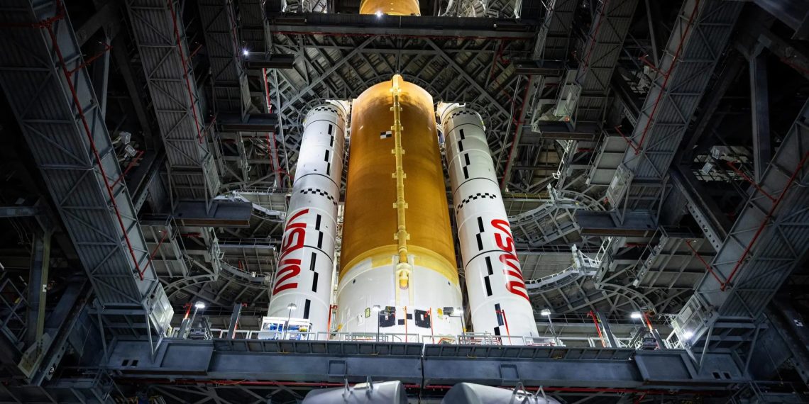 شمارش معکوس متوقف شد؛ ناسا پرتاب آرتمیس ۲ را به تعویق انداخت