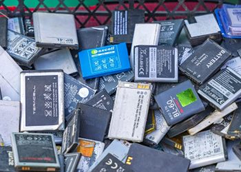 تبدیل باتری‌های موبایل قدیمی و لیگنین صنعتی به باتری‌های سدیم-یونی