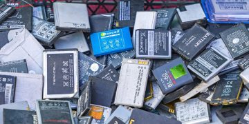 تبدیل باتری‌های موبایل قدیمی و لیگنین صنعتی به باتری‌های سدیم-یونی