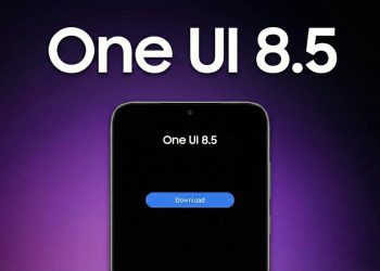 پوستر گرافیکی با متن بزرگ One UI 8.5 روی تصویر بالای یک گوشی هوشمند با دکمه دانلود.