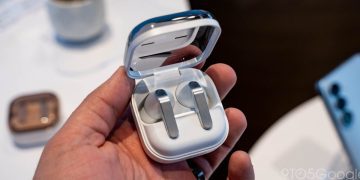 قاب مغناطیسی Galaxy Buds 4 تبدیل کیس به پایه Galaxy S26