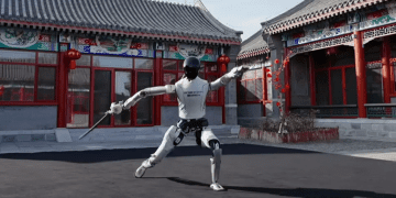 ربات انسان‌نمای L7 چین رقص شمشیر سنتی را با دقت بی‌نظیر اجرا کرد