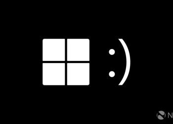 لوگوی سفید ویندوز ۱۱ در کنار یک ایموجی لبخند روی پسزمینه مشکی.