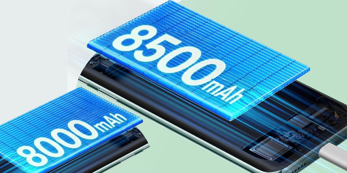 نمای گرافیکی از دو باتری بزرگ با ظرفیتهای 8000mAh و 8500mAh که بر روی بدنه داخلی یک گوشی هوشمند قرار گرفتهاند.