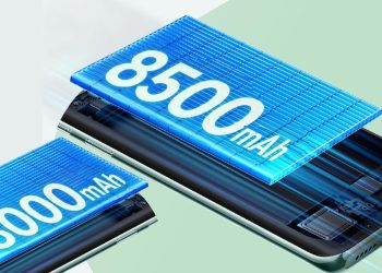 نمای گرافیکی از دو باتری بزرگ با ظرفیت‌های 8000mAh و 8500mAh که بر روی بدنه داخلی یک گوشی هوشمند قرار گرفته‌اند.