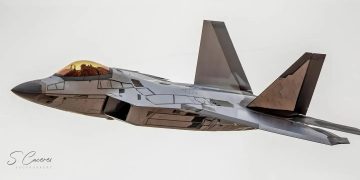 لاکهید مارتین نسخه ارتقایافته اف-۲۲ را با غلاف‌های IRST معرفی کرد