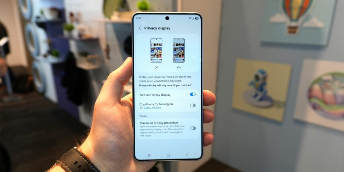 نتایج شگفت‌انگیز نمایشگر ضد جاسوسی گلکسی S26 اولترا در آزمون جهانی