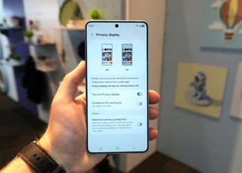 نتایج شگفت‌انگیز نمایشگر ضد جاسوسی گلکسی S26 اولترا در آزمون جهانی