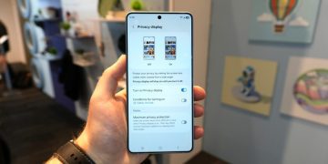 نتایج شگفت‌انگیز نمایشگر ضد جاسوسی گلکسی S26 اولترا در آزمون جهانی